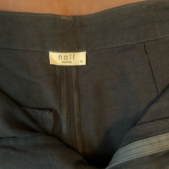 Grey Linen Naïf Shorts - Picture 2 of 4